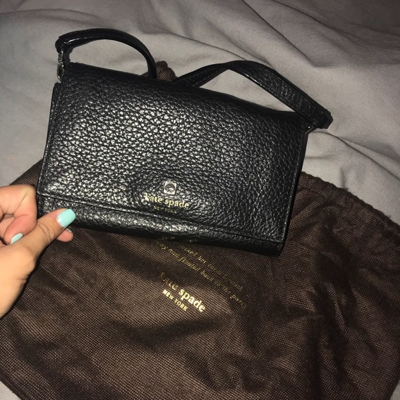 kate spade Handbags - Authentic Kate Spade Cross Body